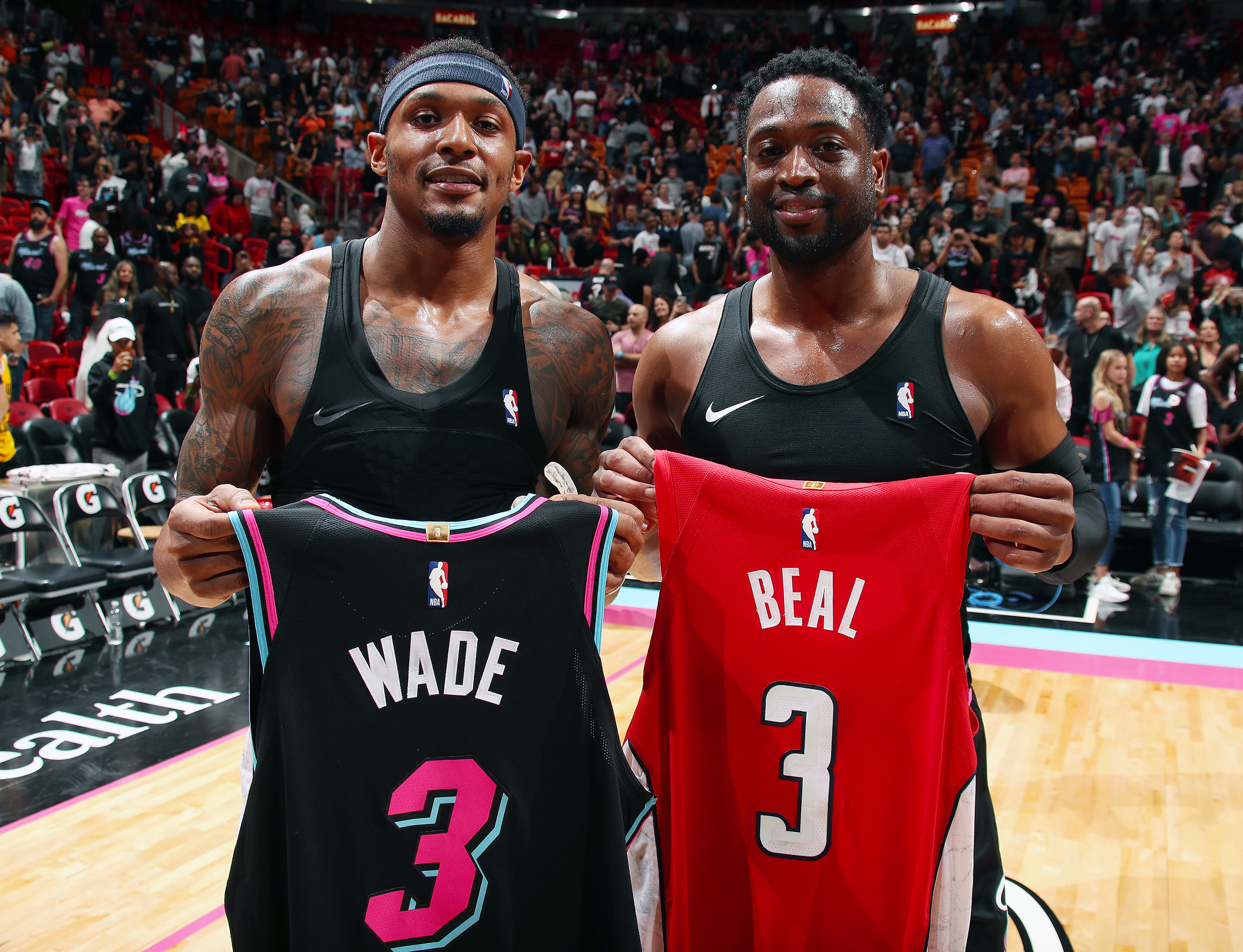 Dwayne Wade Swapped Jerseys With NBA Legends as His Final Season Comes To an End ...2600 x 1992